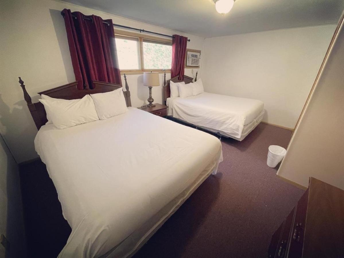 North Hancock Berkshire Valley Inn מראה חיצוני תמונה