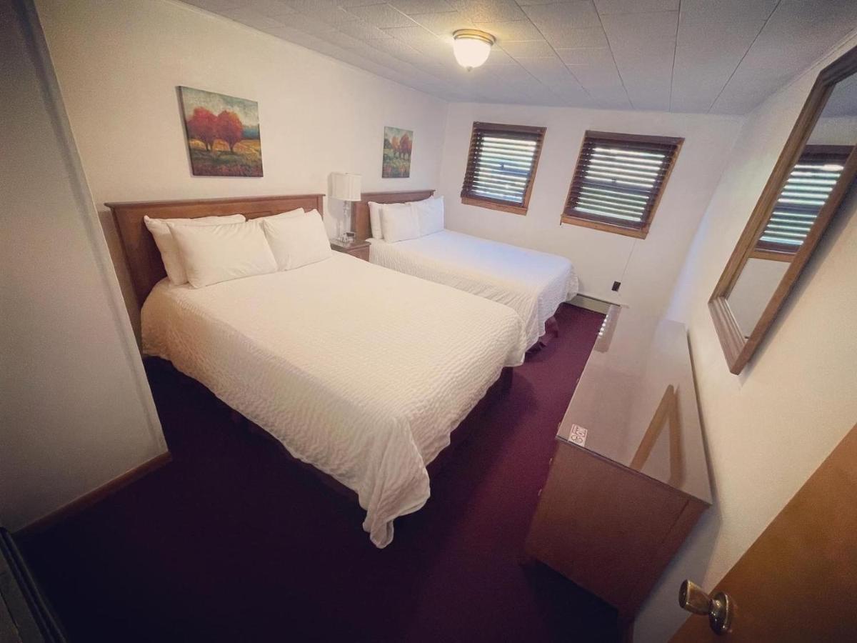 North Hancock Berkshire Valley Inn מראה חיצוני תמונה