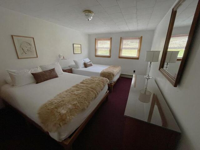 North Hancock Berkshire Valley Inn מראה חיצוני תמונה